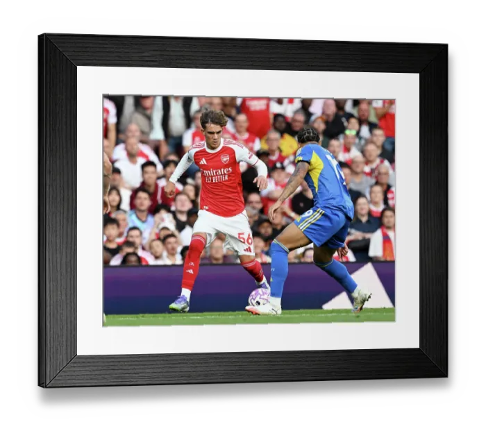 Framed Print : Arsenal v Leeds United - Premier League