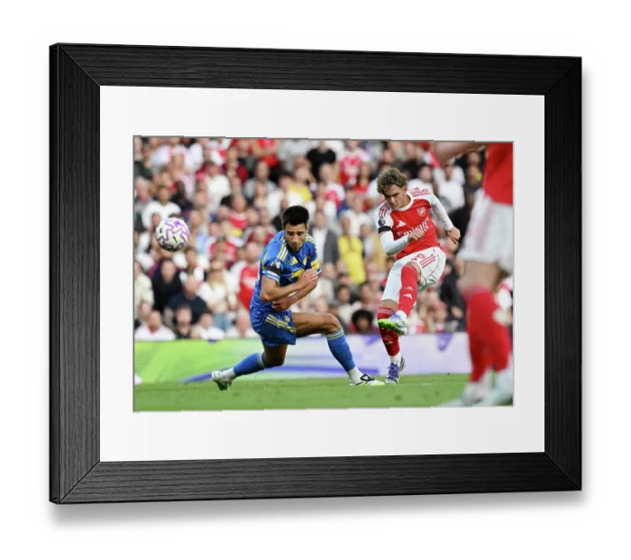 Framed Print : Arsenal v Leeds United - Premier League