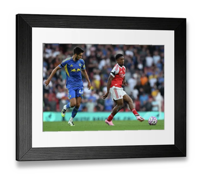 Framed Print : Arsenal v Leeds United - Premier League