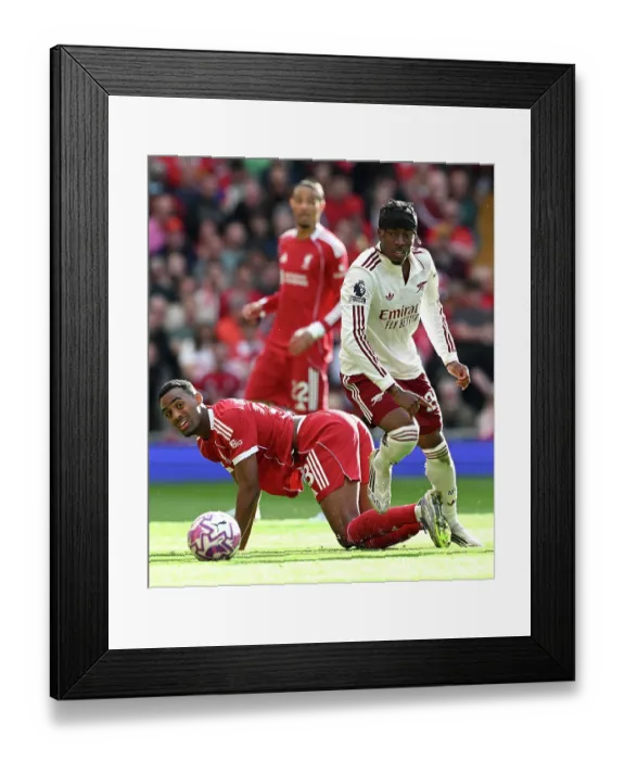 Framed Print : Liverpool v Arsenal - Premier League