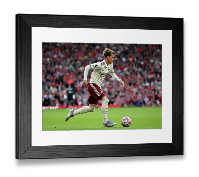 Framed Print : Liverpool v Arsenal - Premier League Framed Print : Liverpool v Arsenal - Premier League