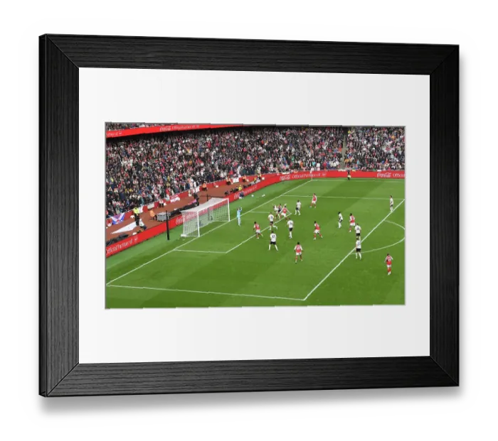 Framed Print : Arsenal v Nottingham Forest - Premier League