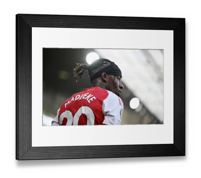 Framed Print : Arsenal v Nottingham Forest - Premier League