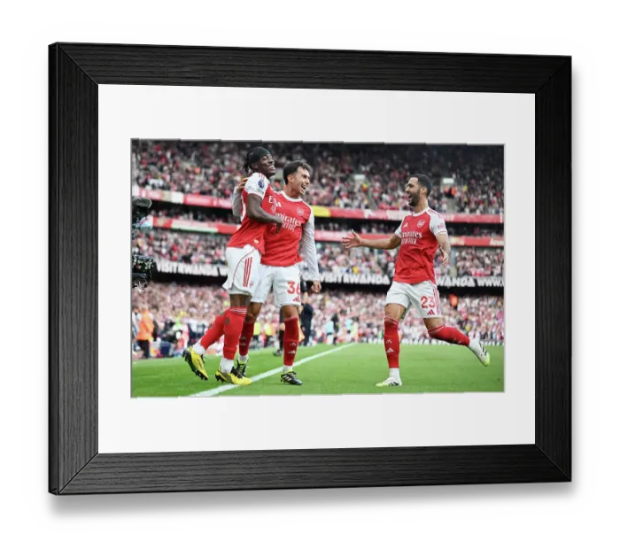 Framed Print : Arsenal v Nottingham Forest - Premier League