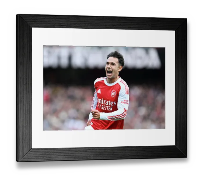 Framed Print : Arsenal v Nottingham Forest - Premier League