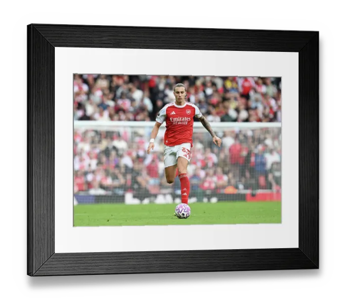 Framed Print : Arsenal v Nottingham Forest - Premier League Framed Print : Arsenal v Nottingham Forest - Premier League