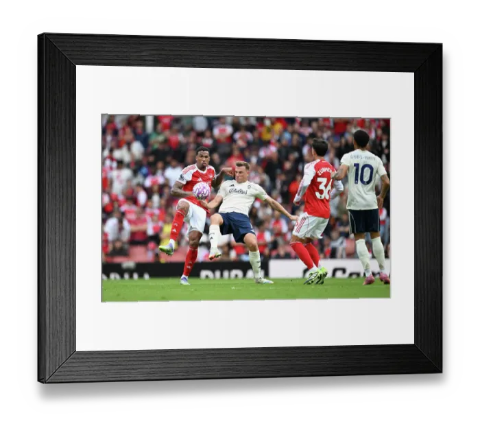Framed Print : Arsenal v Nottingham Forest - Premier League