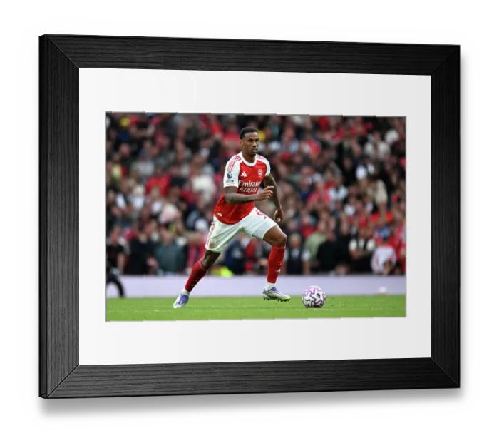 Framed Print : Arsenal v Nottingham Forest - Premier League