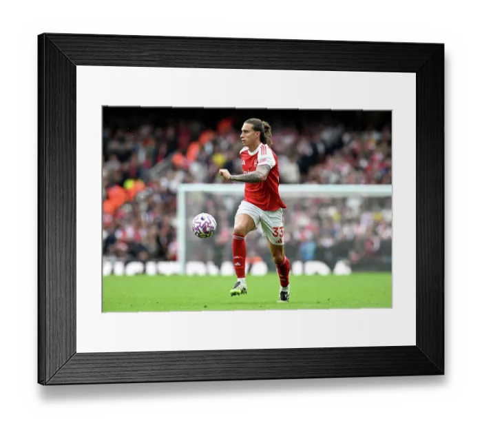 Framed Print : Arsenal v Nottingham Forest - Premier League