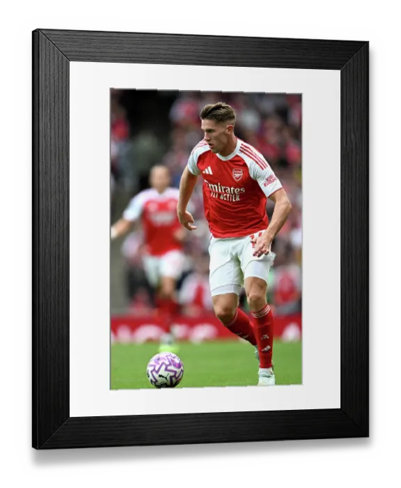 Framed Print : Arsenal v Nottingham Forest - Premier League