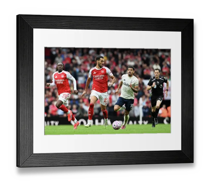 Framed Print : Arsenal v Nottingham Forest - Premier League