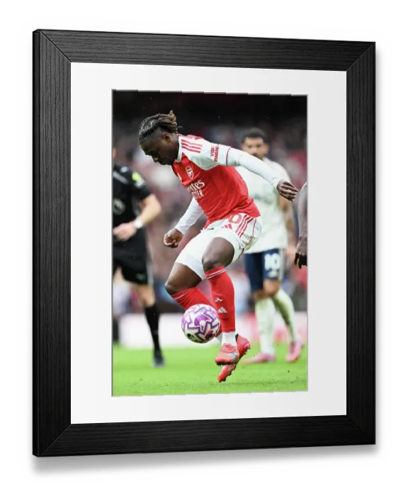 Framed Print : Arsenal v Nottingham Forest - Premier League
