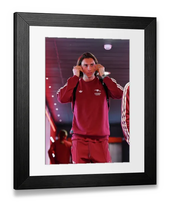 Framed Print : Arsenal v Nottingham Forest - Premier League