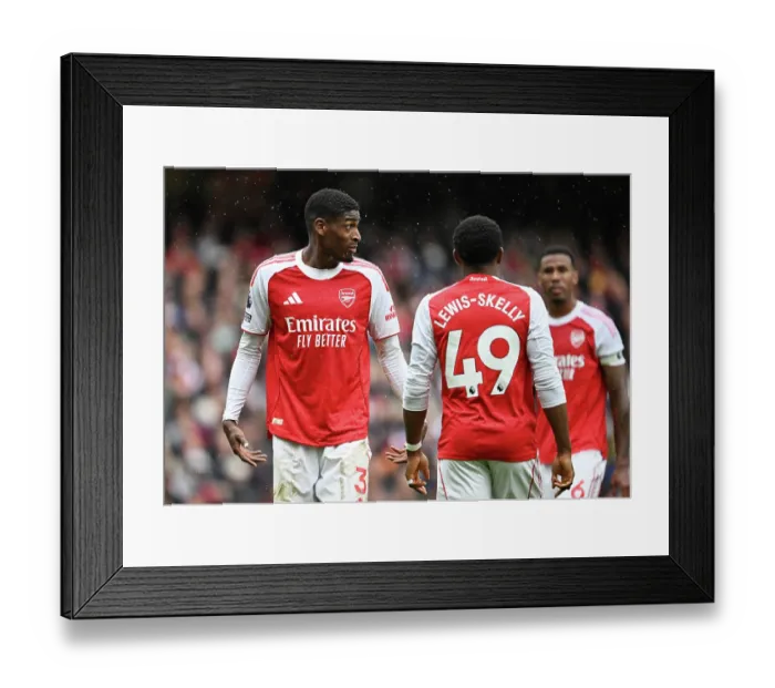 Framed Print : Arsenal v Nottingham Forest - Premier League