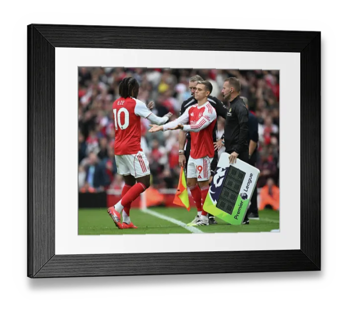 Framed Print : Arsenal v Nottingham Forest - Premier League