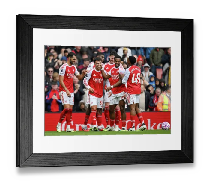Framed Print : Arsenal v Nottingham Forest - Premier League