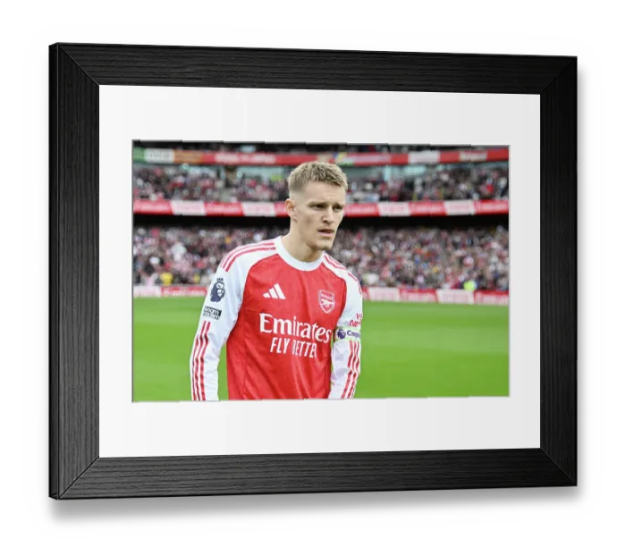 Framed Print : Arsenal v Nottingham Forest - Premier League