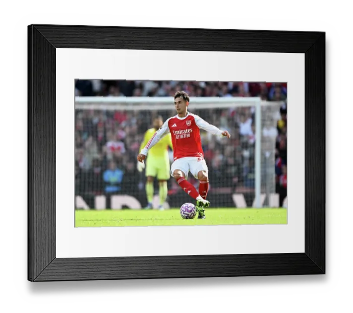Framed Print : Arsenal v Nottingham Forest - Premier League