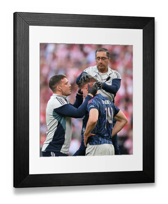 Framed Print : Athletic Club v Arsenal FC - UEFA Champions League 2025 / 26 League Phase MD1
