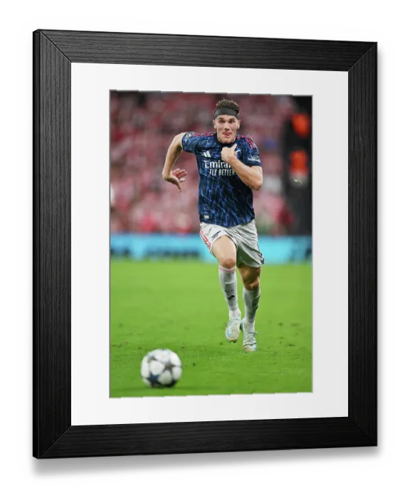 Framed Print : Athletic Club v Arsenal FC - UEFA Champions League 2025 / 26 League Phase MD1