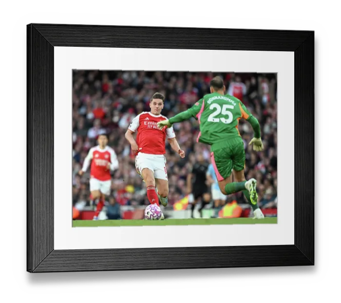 Framed Print : Arsenal v Manchester City - Premier League Framed Print : Arsenal v Manchester City - Premier League
