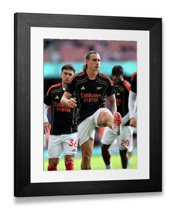 Framed Print : Arsenal v Manchester City - Premier League