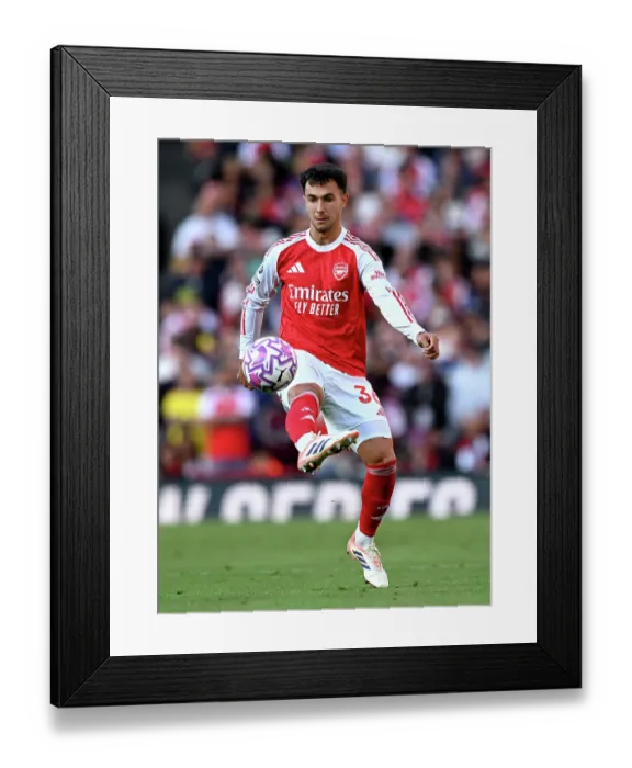 Framed Print : Arsenal v Manchester City - Premier League