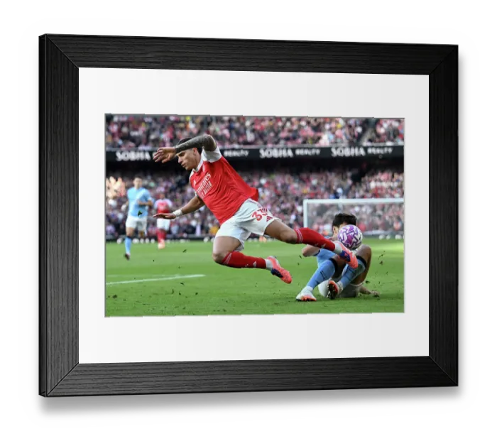 Framed Print : Arsenal v Manchester City - Premier League Framed Print : Arsenal v Manchester City - Premier League