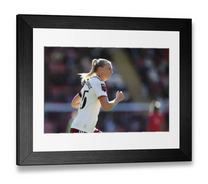 Framed Print : Manchester United v Arsenal - Barclays Women's Super League Manchester United v Arsenal - Barclays Women's Super League Framed Print : Manchester United v Arsenal - Barclays Women's Super League Manchester United v Arsenal - Barclays Women's Super League