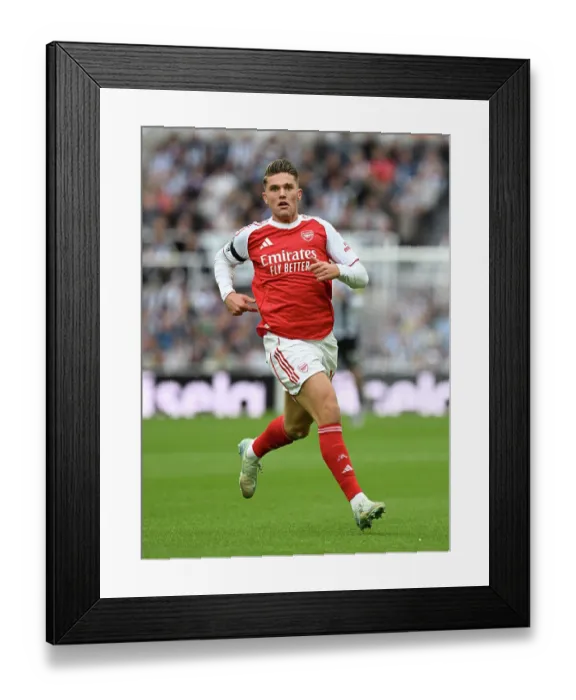 Framed Print : Newcastle United v Arsenal - Premier League