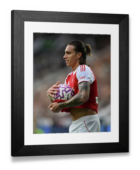 Framed Print : Newcastle United v Arsenal - Premier League Framed Print : Newcastle United v Arsenal - Premier League