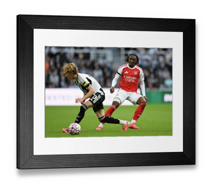 Framed Print : Newcastle United v Arsenal - Premier League Framed Print : Newcastle United v Arsenal - Premier League