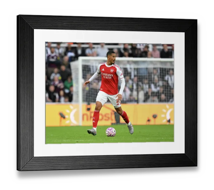 Framed Print : Newcastle United v Arsenal - Premier League