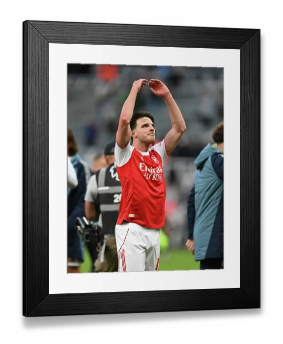Framed Print : Newcastle United v Arsenal - Premier League