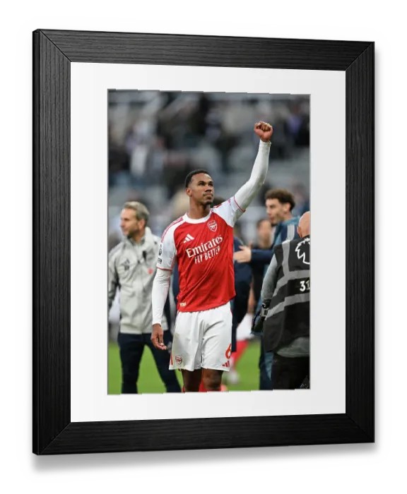 Framed Print : Newcastle United v Arsenal - Premier League Framed Print : Newcastle United v Arsenal - Premier League