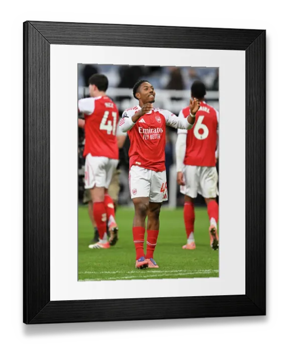 Framed Print : Newcastle United v Arsenal - Premier League Framed Print : Newcastle United v Arsenal - Premier League