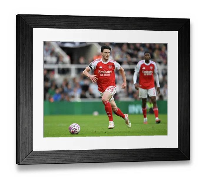 Framed Print : Newcastle United v Arsenal - Premier League