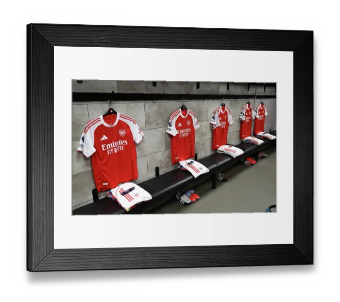 Framed Print : Newcastle United v Arsenal - Premier League