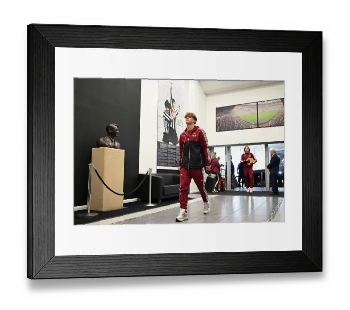 Framed Print : Newcastle United v Arsenal - Premier League