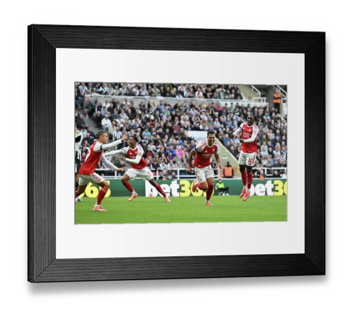 Framed Print : Newcastle United v Arsenal - Premier League Framed Print : Newcastle United v Arsenal - Premier League