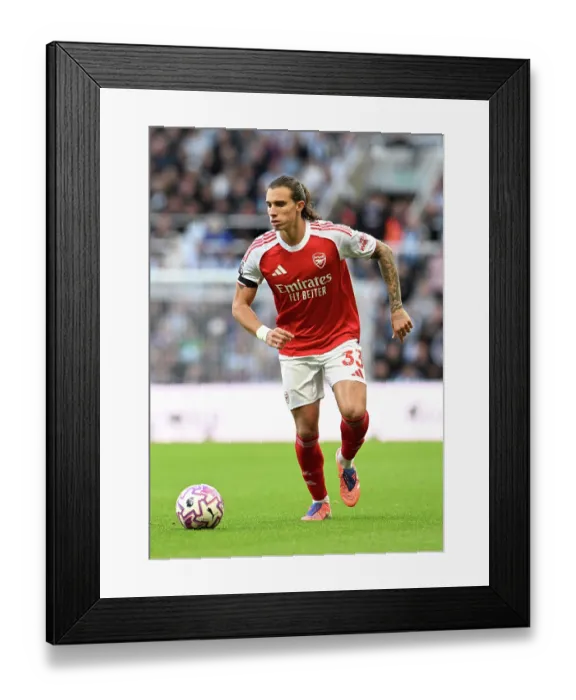 Framed Print : Newcastle United v Arsenal - Premier League