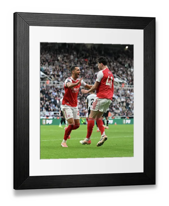 Framed Print : Newcastle United v Arsenal - Premier League
