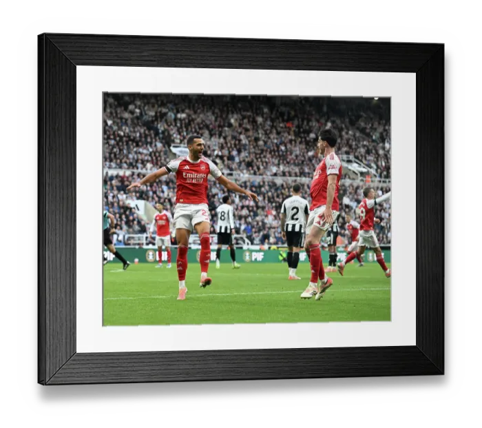 Framed Print : Newcastle United v Arsenal - Premier League