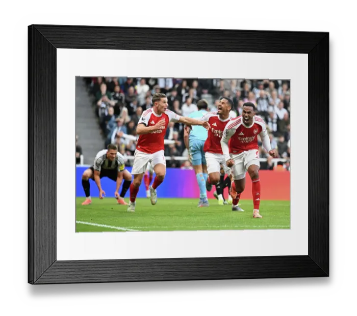 Framed Print : Newcastle United v Arsenal - Premier League Framed Print : Newcastle United v Arsenal - Premier League
