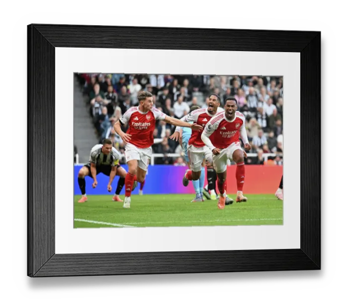 Framed Print : Newcastle United v Arsenal - Premier League Framed Print : Newcastle United v Arsenal - Premier League