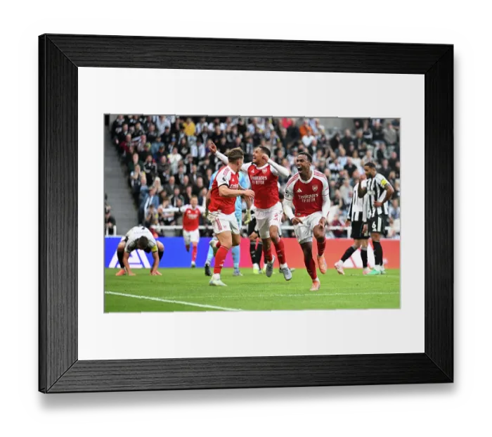Framed Print : Newcastle United v Arsenal - Premier League