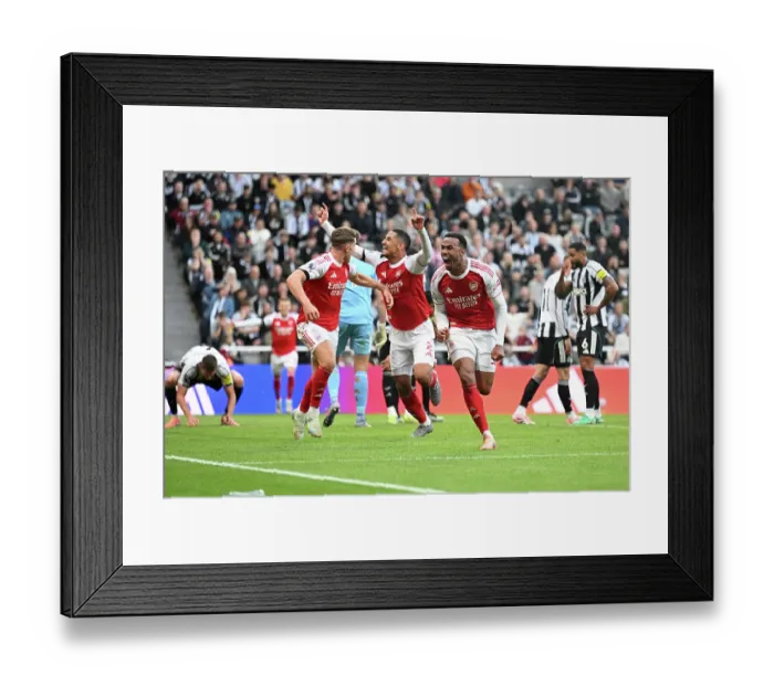 Framed Print : Newcastle United v Arsenal - Premier League Framed Print : Newcastle United v Arsenal - Premier League