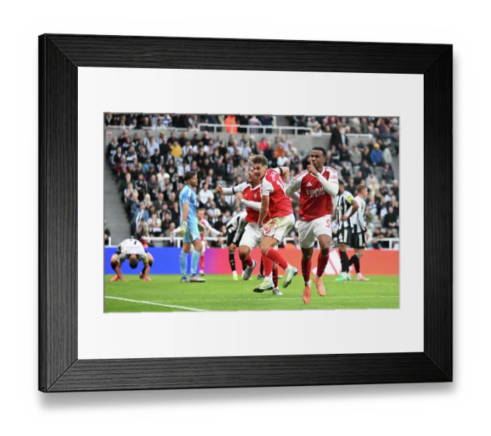 Framed Print : Newcastle United v Arsenal - Premier League Framed Print : Newcastle United v Arsenal - Premier League