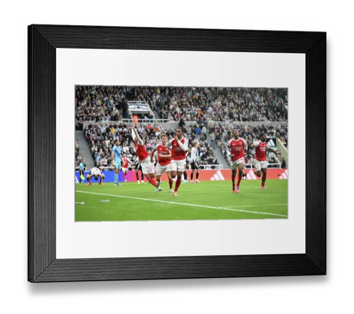 Framed Print : Newcastle United v Arsenal - Premier League Framed Print : Newcastle United v Arsenal - Premier League