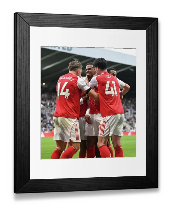 Framed Print : Newcastle United v Arsenal - Premier League Framed Print : Newcastle United v Arsenal - Premier League